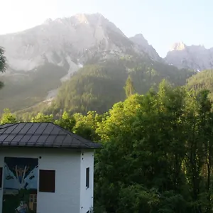 https://dolomiti-house-cibiana.hotelinveneto.com